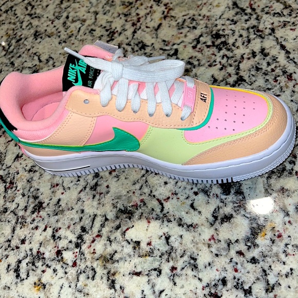 I’m selling Brand New Nike Air Force 1 never worn - Picture 1 of 4